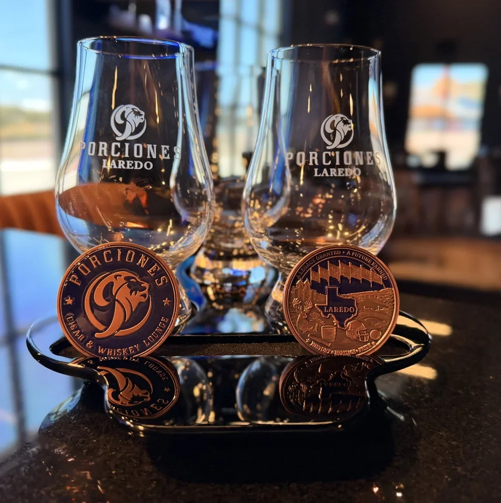 Porciones branded glasses and commemorative coins
